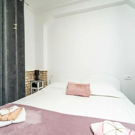 Apartment Dub - One-bedroom No 4